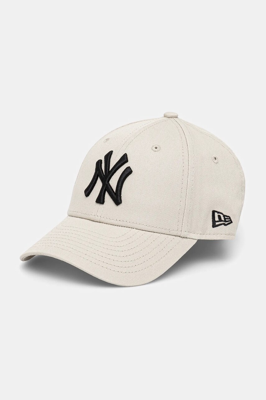 Детска памучна шапка с козирка New Era NEW YORK YANKEES в бежово с апликация 12745557, Бежов
Детска памучна шапка с козирка New Era NEW YORK YANKEES в бежово с апликация 12745557, Бежов