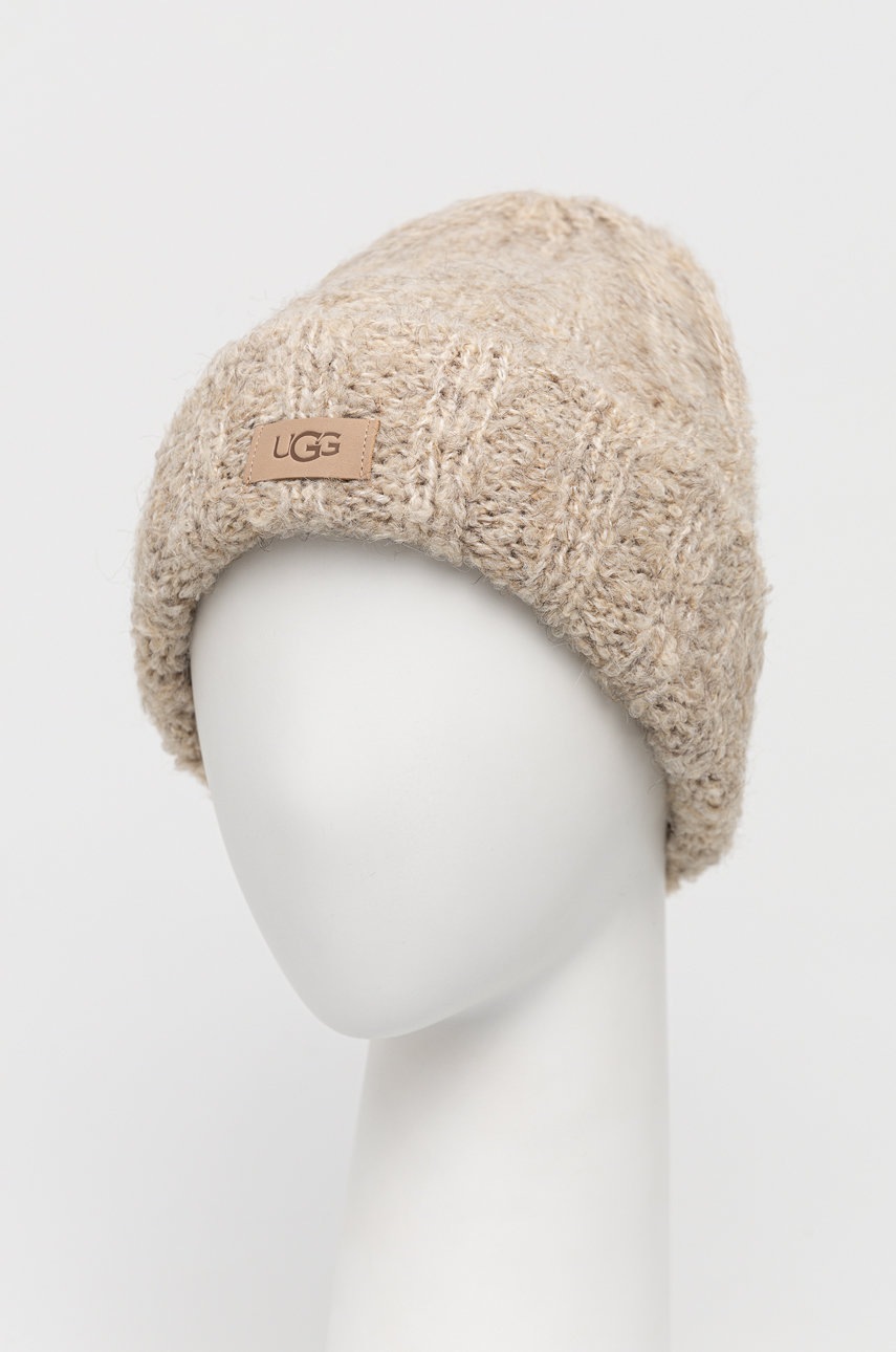 Шапка с примесью шерсти UGG Boucle Chunky Cuff Beanie цвет бежевый из толстого трикотажа
Шапка с примесью шерсти UGG Boucle Chunky Cuff Beanie цвет бежевый из толстого трикотажа