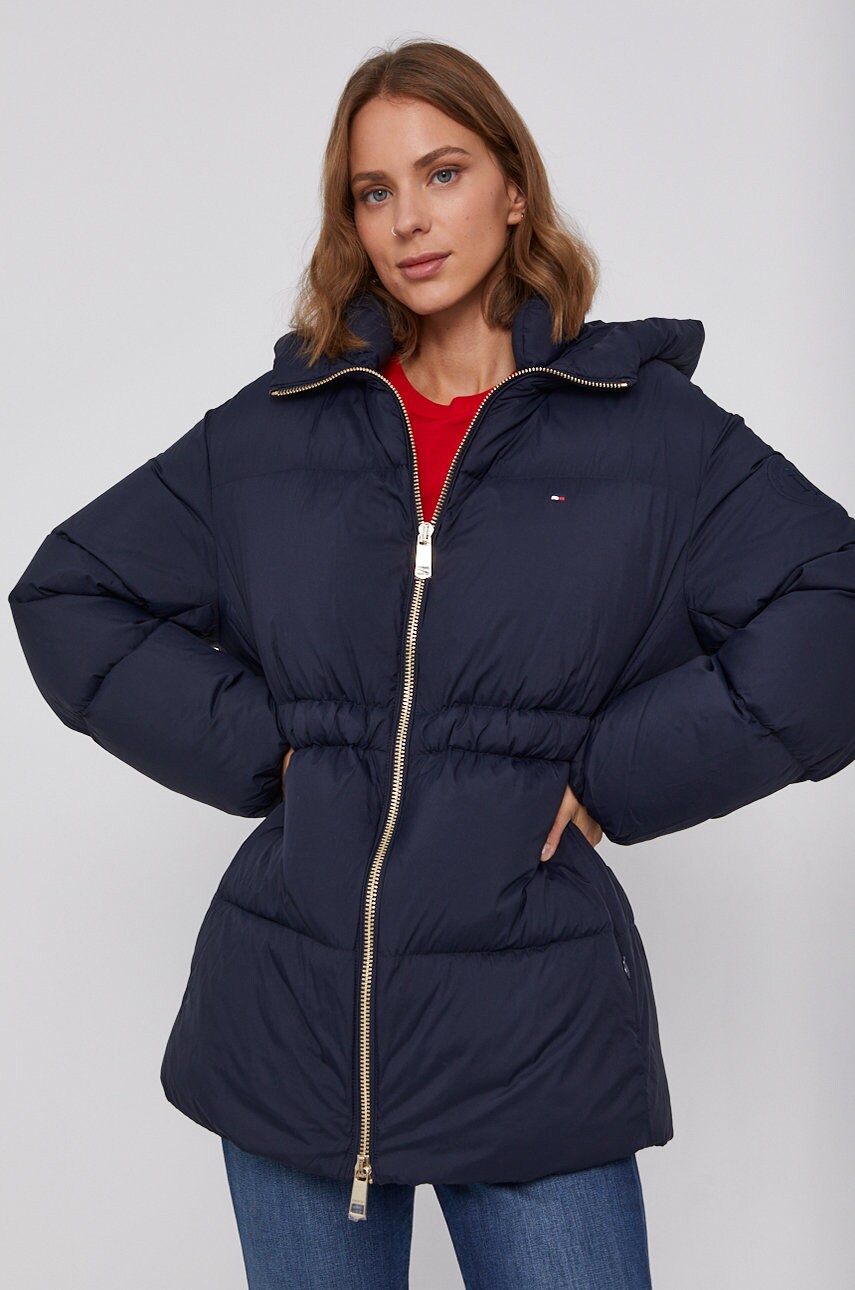 Пухено яке Tommy Hilfiger дамско в тъмносиньо със зимна изолация, Тъмносин
Пухено яке Tommy Hilfiger дамско в тъмносиньо със зимна изолация, Тъмносин