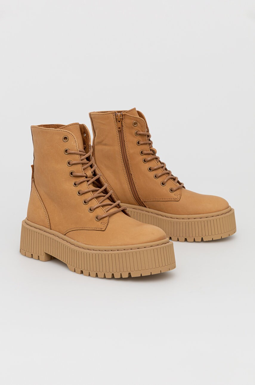 Кожаные полусапоги Steve Madden Skyhy Bootie женские цвет коричневый на платформе
Кожаные полусапоги Steve Madden Skyhy Bootie женские цвет коричневый на платформе