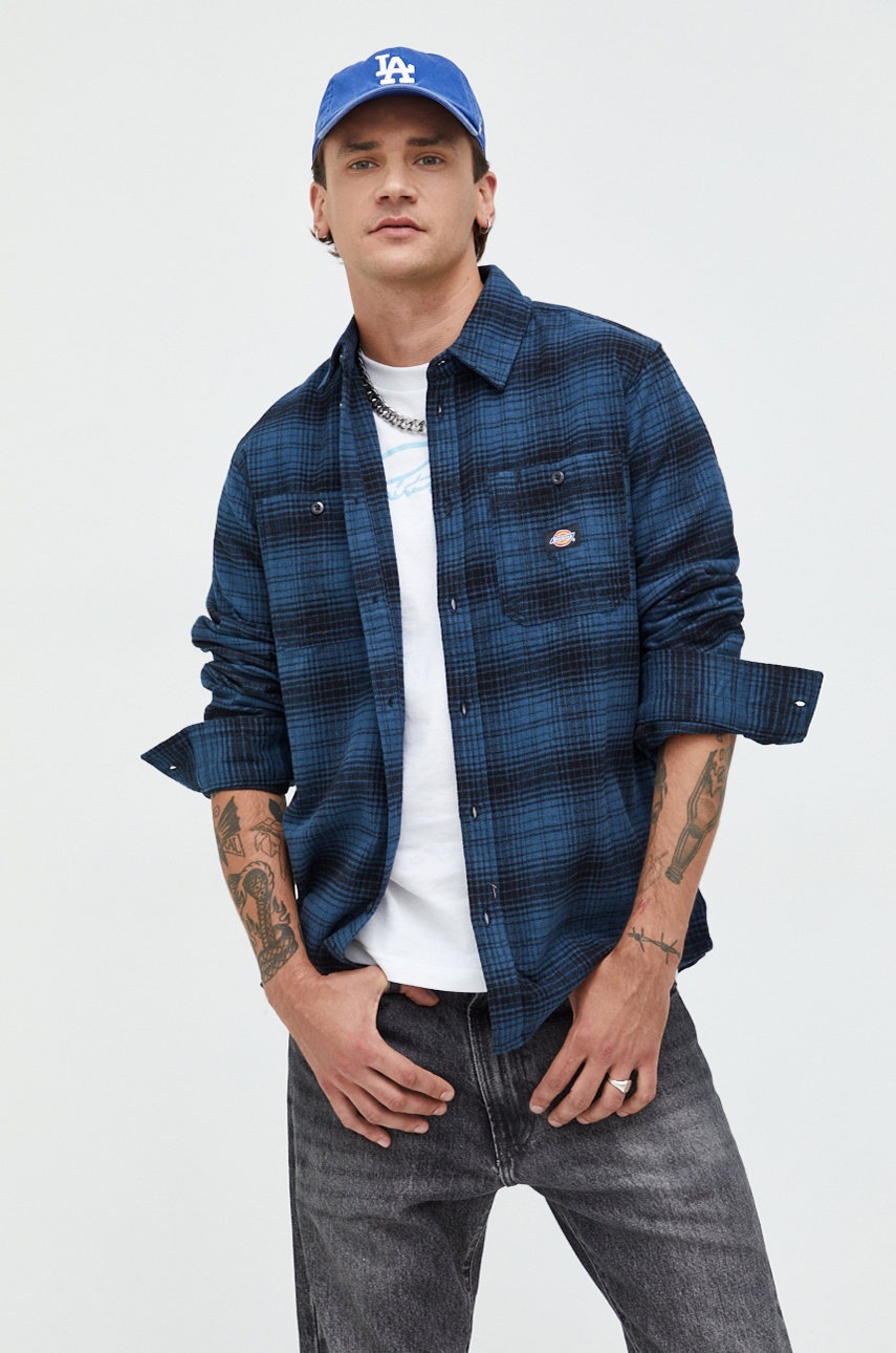 Памучна риза Dickies мъжка в тъмносиньо със стандартна кройка с класическа яка, Тъмносин
Памучна риза Dickies мъжка в тъмносиньо със стандартна кройка с класическа яка, Тъмносин