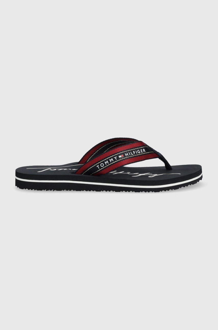 В'єтнамки Tommy Hilfiger Gold Signature Beach Sandal Wmn жіночі колір синій на плоскому ходу
В'єтнамки Tommy Hilfiger Gold Signature Beach Sandal Wmn жіночі колір синій на плоскому ходу
