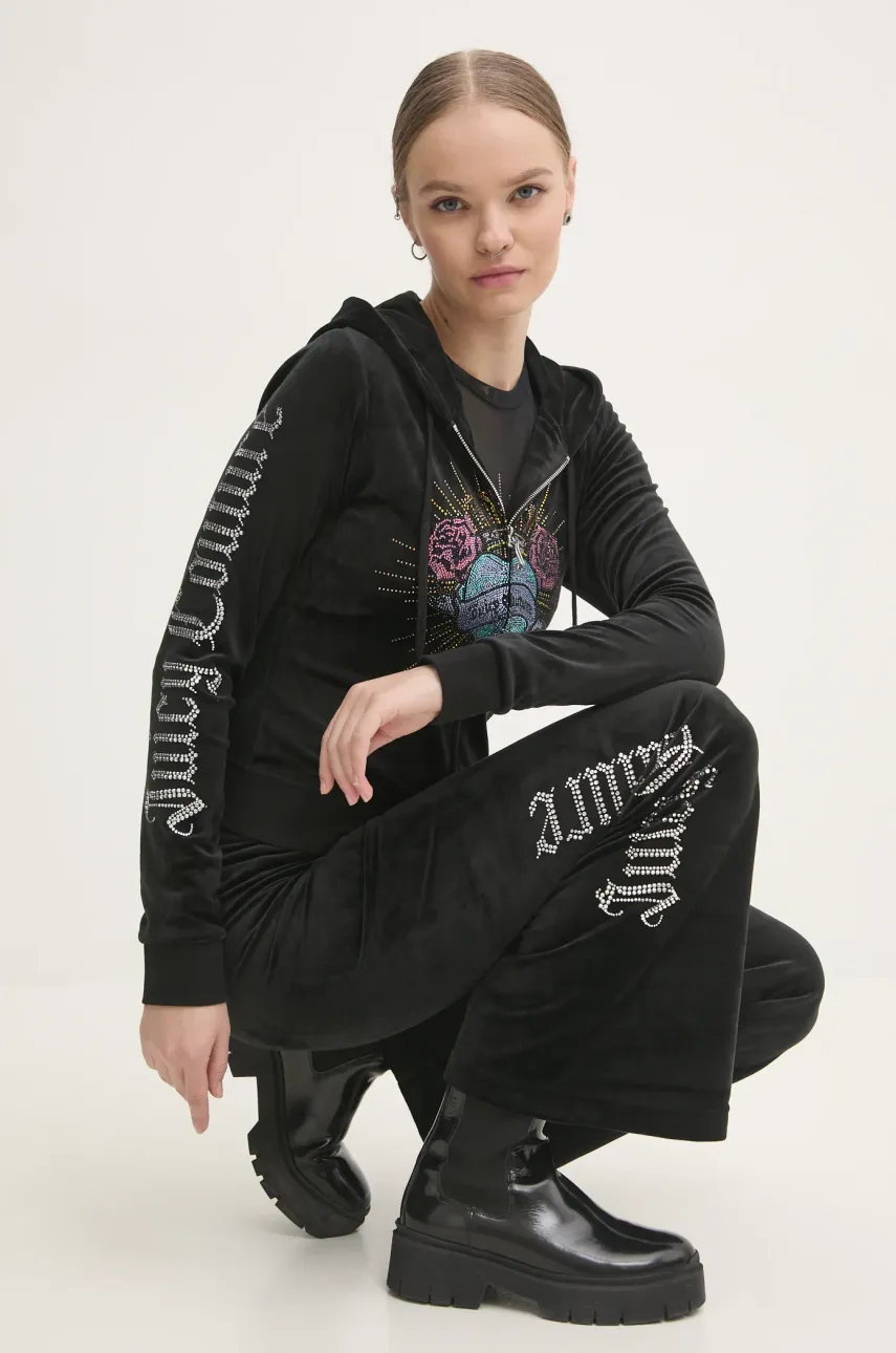 Кадифен суичър Juicy Couture SACRED HEART ROBERTSON HOODIE в черно с качулка с апликация JCBAS224816, Черен
Кадифен суичър Juicy Couture SACRED HEART ROBERTSON HOODIE в черно с качулка с апликация JCBAS224816, Черен