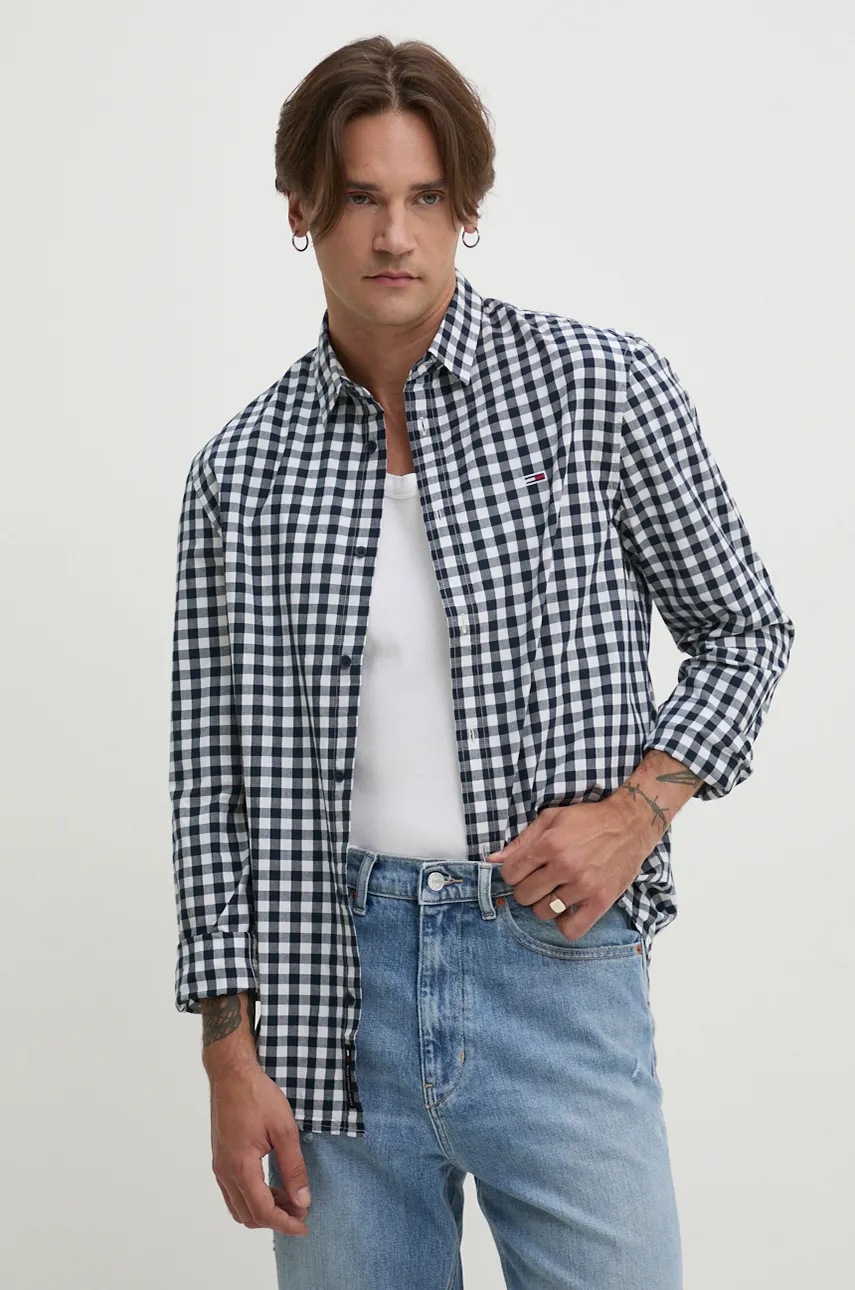 Памучна риза Tommy Jeans мъжка в тъмносиньо със стандартна кройка с класическа яка DM0DM19655, Тъмносин
Памучна риза Tommy Jeans мъжка в тъмносиньо със стандартна кройка с класическа яка DM0DM19655, Тъмносин