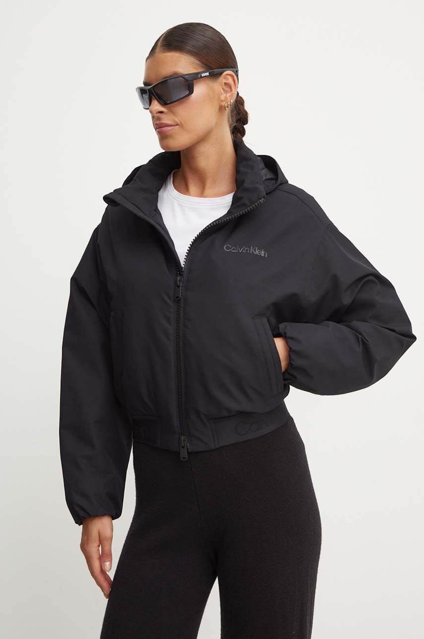 Яке Calvin Klein Performance в черно зимен модел с уголемена кройка 00GWF4O500, Черен
Яке Calvin Klein Performance в черно зимен модел с уголемена кройка 00GWF4O500, Черен