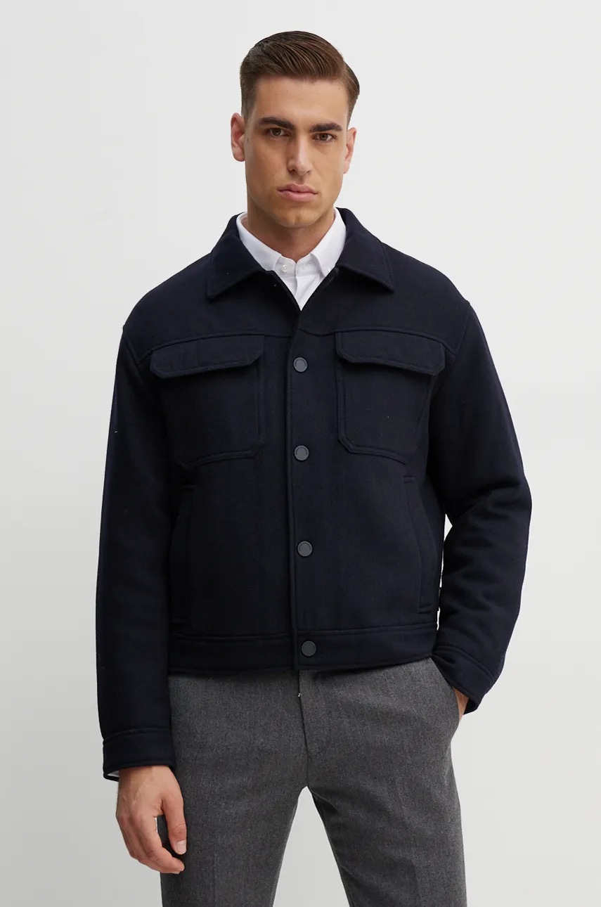 Вълнено яке Armani Exchange в тъмносиньо преходен модел с уголемена кройка 6DZB30 ZN5OZ, Тъмносин
Вълнено яке Armani Exchange в тъмносиньо преходен модел с уголемена кройка 6DZB30 ZN5OZ, Тъмносин