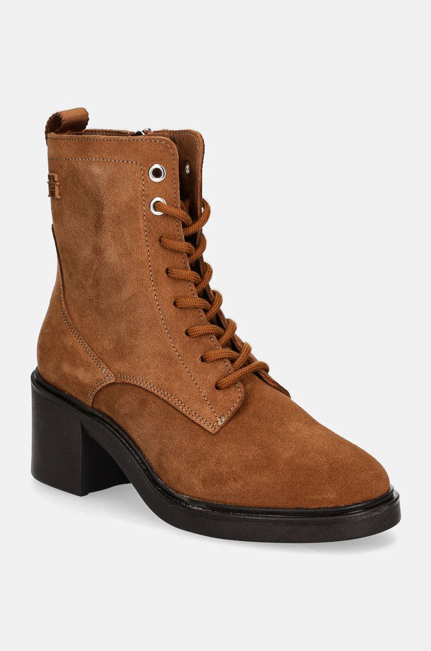 Велурени боти Tommy Hilfiger SUEDE MID HEEL LACEUP LOGOTAPE в кафяво с дебел ток FW0FW08090, Кафяв
Велурени боти Tommy Hilfiger SUEDE MID HEEL LACEUP LOGOTAPE в кафяво с дебел ток FW0FW08090, Кафяв