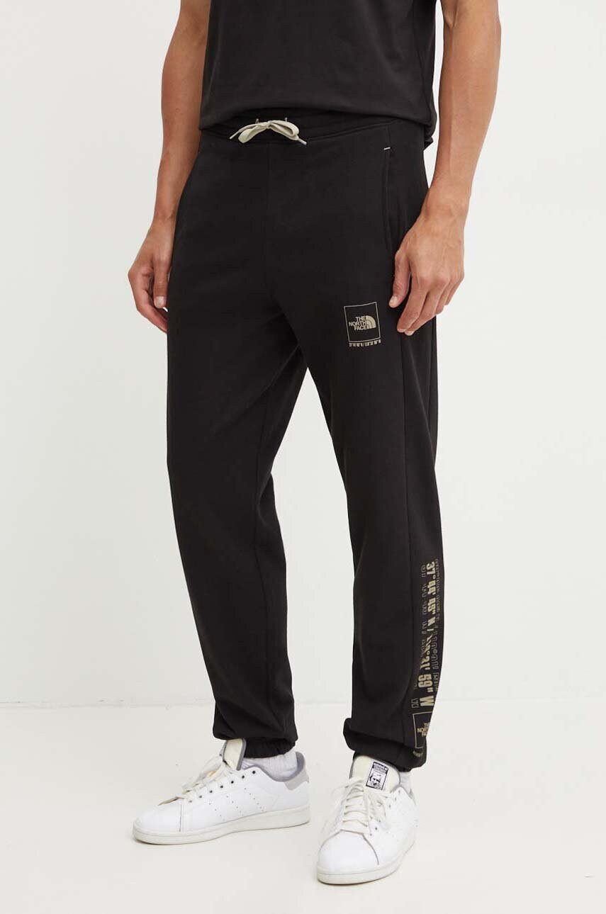 Спортен панталон The North Face Coordinates Pant в черно с принт NF0A89DBJK31, Черен
Спортен панталон The North Face Coordinates Pant в черно с принт NF0A89DBJK31, Черен
