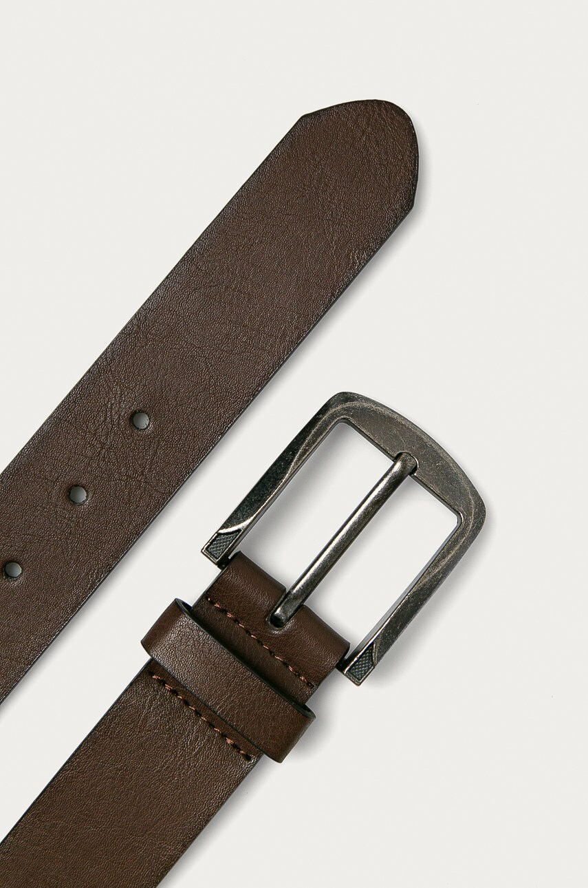 895376