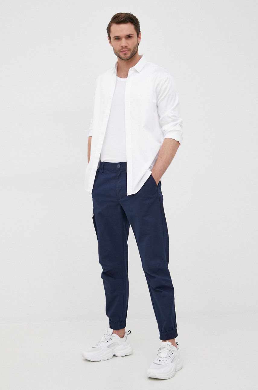 Хлопковая рубашка Armani Exchange мужская цвет белый regular классический воротник
Хлопковая рубашка Armani Exchange мужская цвет белый regular классический воротник