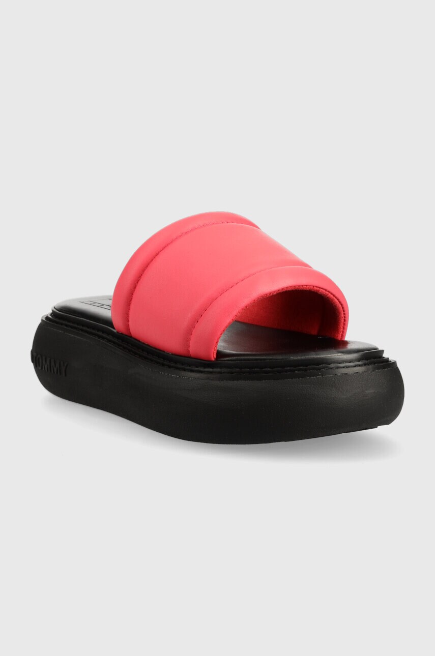 Шкіряні шльопанці Tommy Jeans VOLUME SANDAL жіночі колір рожевий на платформі EN0EN02076
Шкіряні шльопанці Tommy Jeans VOLUME SANDAL жіночі колір рожевий на платформі EN0EN02076