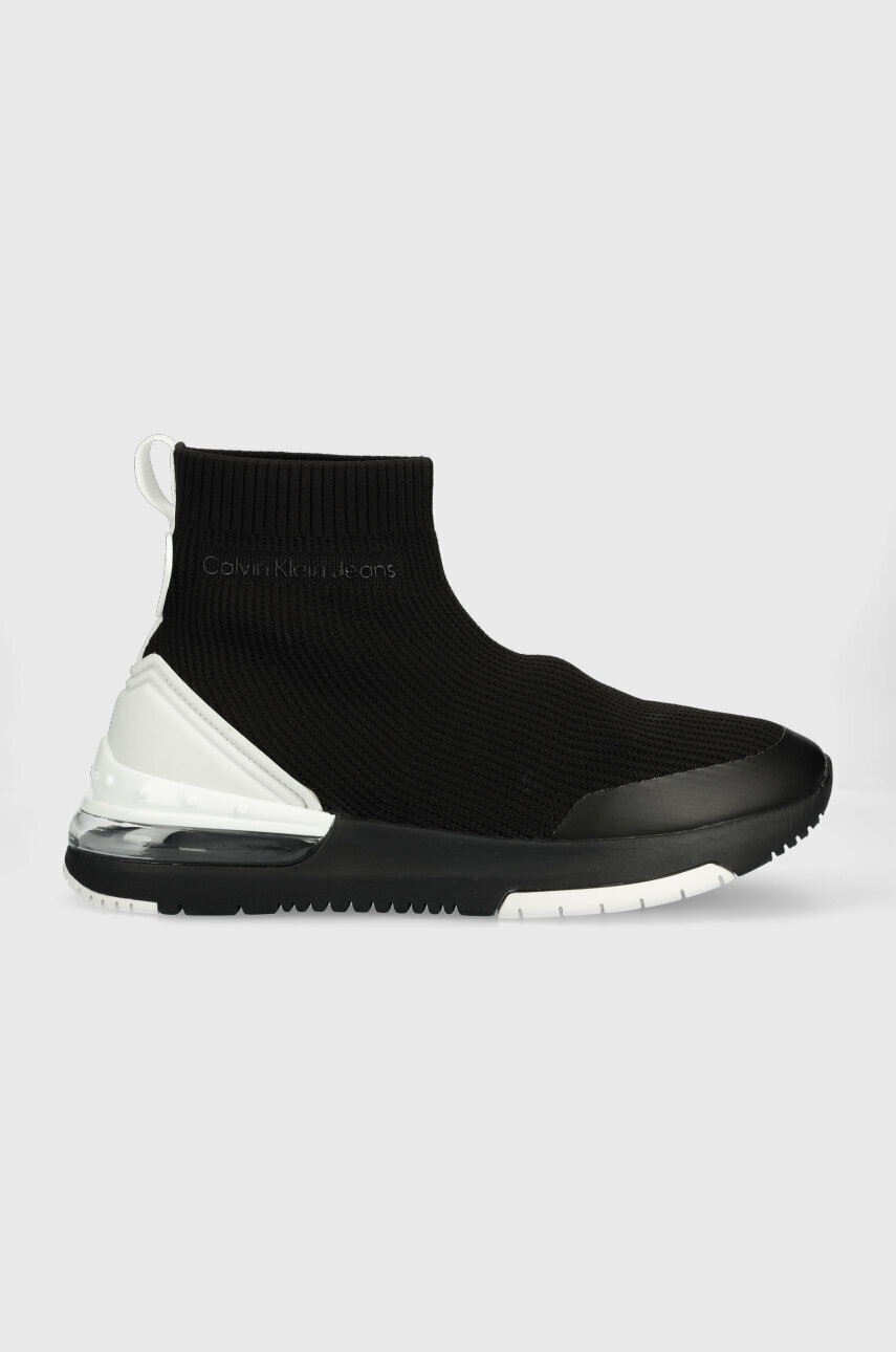Маратонки Calvin Klein Jeans SPORTY RUN COMFAIR HIGH/LOW FREQ в черно YM0YM00631, Черен
Маратонки Calvin Klein Jeans SPORTY RUN COMFAIR HIGH/LOW FREQ в черно YM0YM00631, Черен
