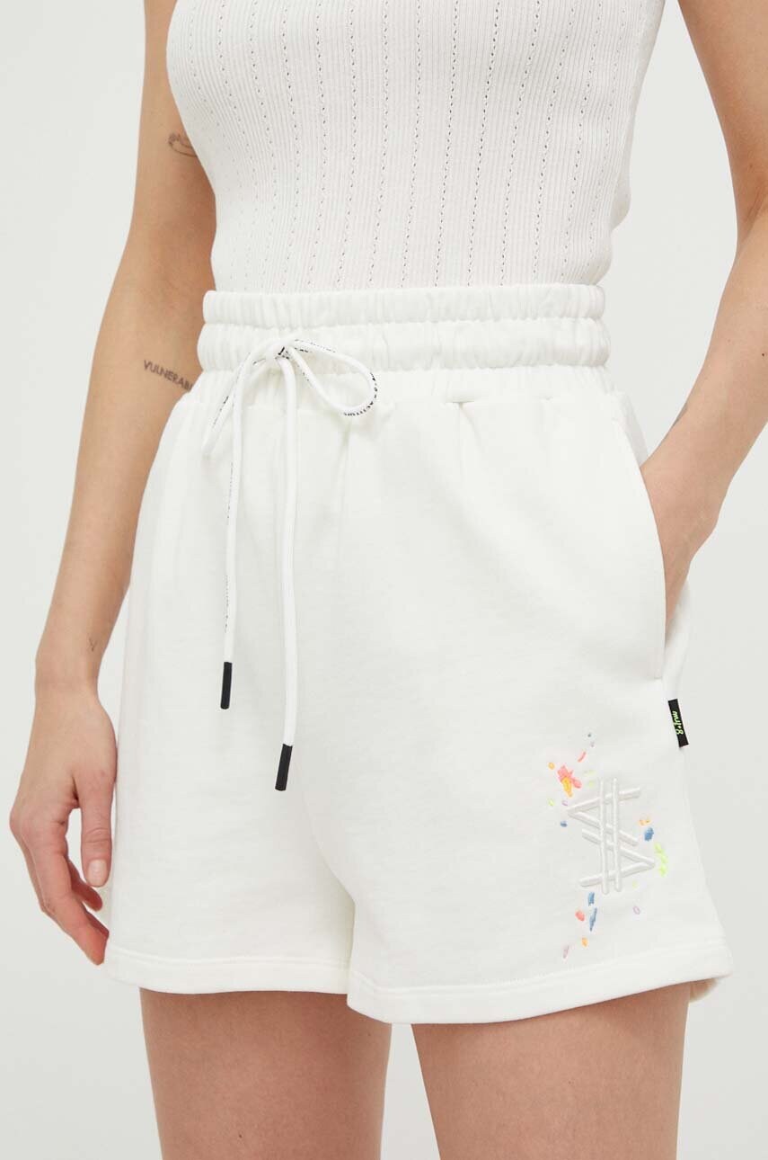 Хлопковые шорты Twinset Twinset x MyFo цвет бежевый с аппликацией высокая посадка
Хлопковые шорты Twinset Twinset x MyFo цвет бежевый с аппликацией высокая посадка
