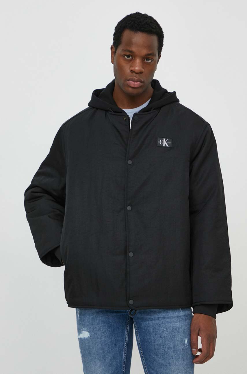 Яке Calvin Klein Jeans в черно преходен модел с уголемена кройка J30J325290, Черен
Яке Calvin Klein Jeans в черно преходен модел с уголемена кройка J30J325290, Черен