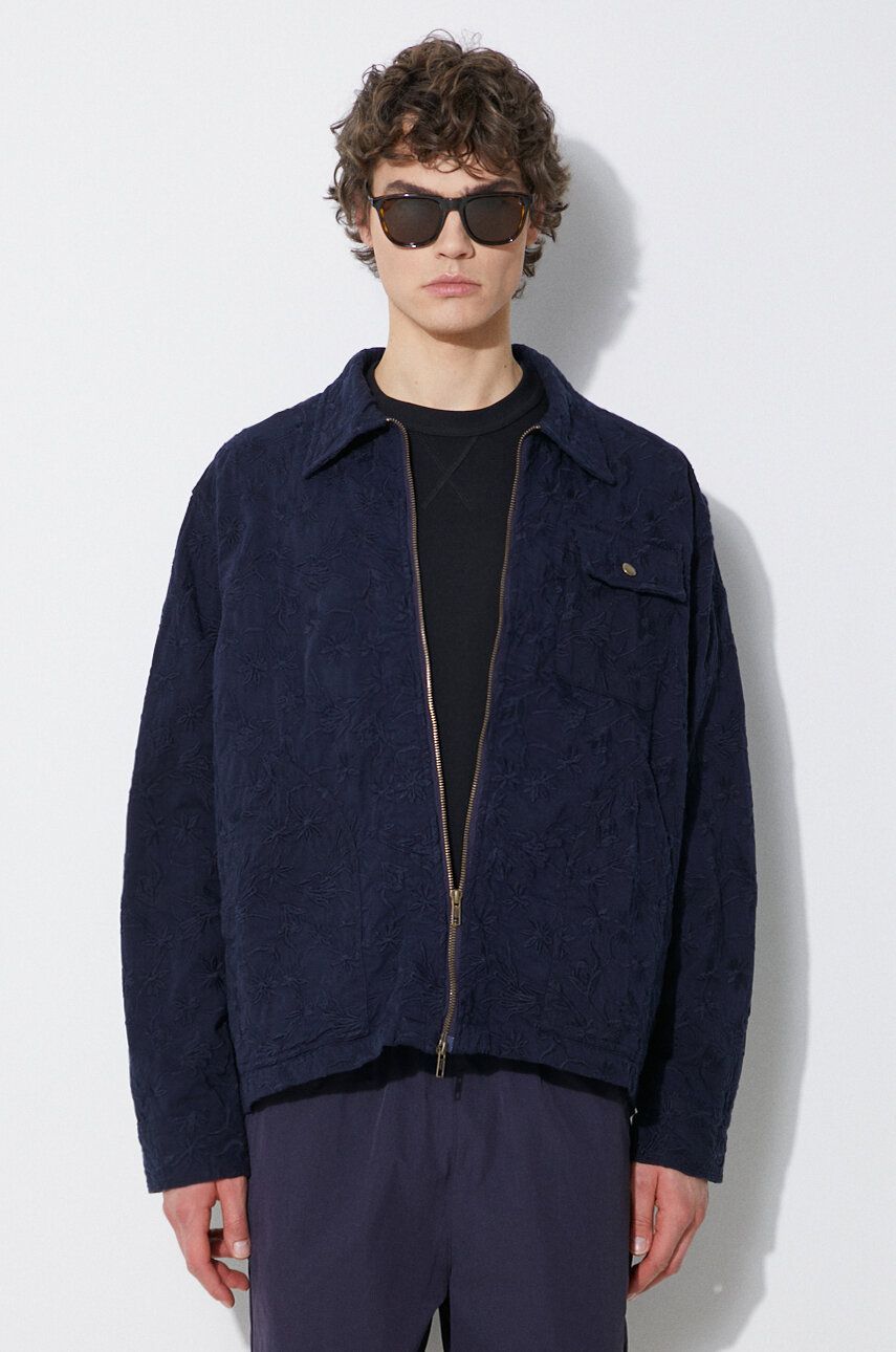 Памучно яке Corridor Floral Embroidered Zip Jacket в тъмносиньо преходен модел с уголемена кройка JKT0019, Тъмносин
Памучно яке Corridor Floral Embroidered Zip Jacket в тъмносиньо преходен модел с уголемена кройка JKT0019, Тъмносин