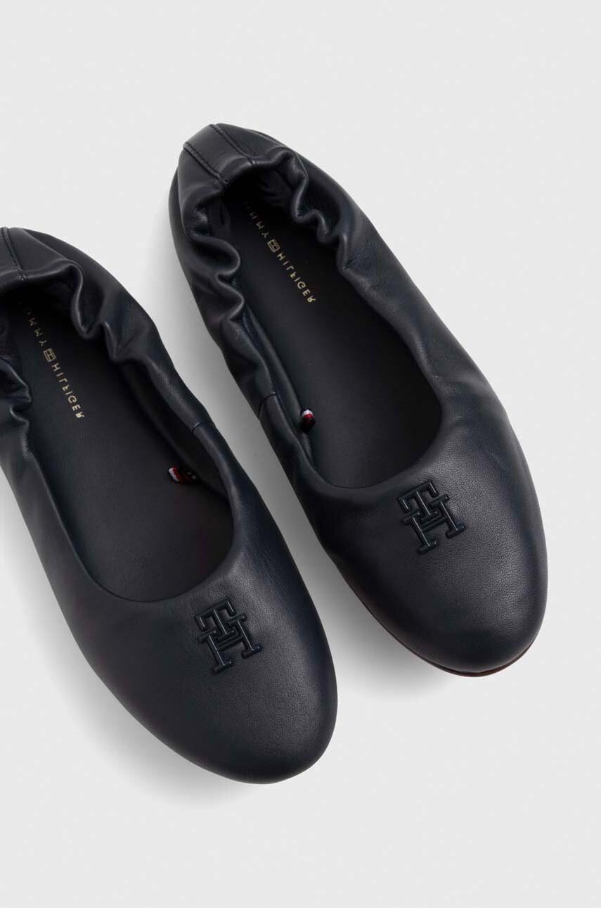 Кожени балеринки Tommy Hilfiger TH ELEVATED ELASTIC BALLERINA в тъмносиньо FW0FW07882, Тъмносин
Кожени балеринки Tommy Hilfiger TH ELEVATED ELASTIC BALLERINA в тъмносиньо FW0FW07882, Тъмносин