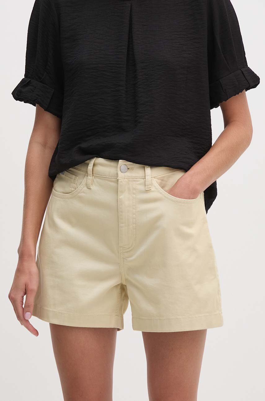 Къс панталон Calvin Klein Jeans в зелено с изчистен дизайн с висока талия J20J223135, Зелен
Къс панталон Calvin Klein Jeans в зелено с изчистен дизайн с висока талия J20J223135, Зелен