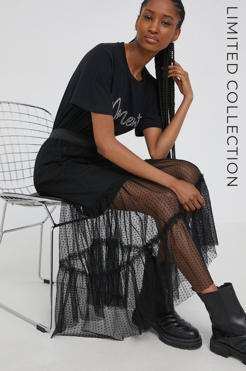 Пола Answear Lab x limited festival collection BE BRAVE в черно среднодълъг модел разкроен модел, Черен
Пола Answear Lab x limited festival collection BE BRAVE в черно среднодълъг модел разкроен модел, Черен