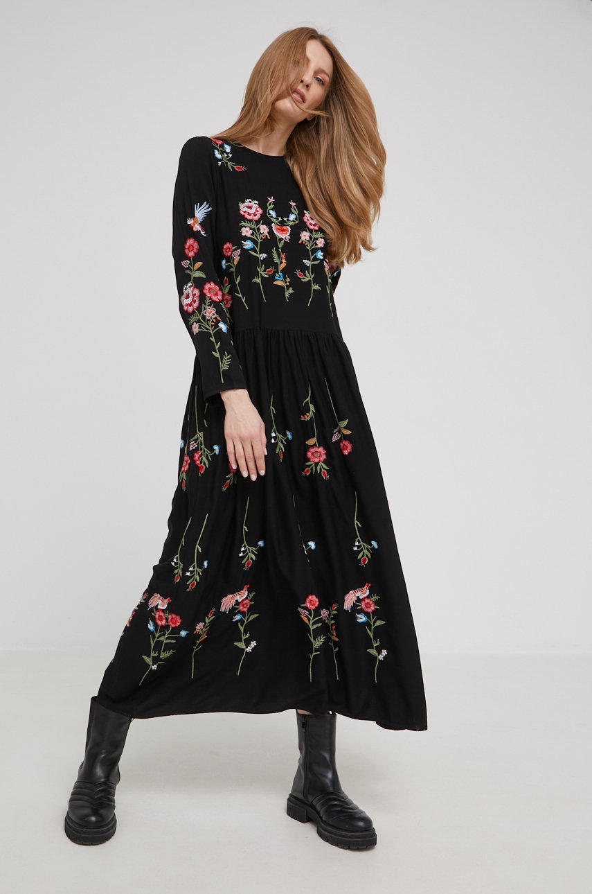 Платье Answear Lab X Лимитированная коллекция BE BRAVE цвет чёрный maxi расклешённое
Платье Answear Lab X Лимитированная коллекция BE BRAVE цвет чёрный maxi расклешённое