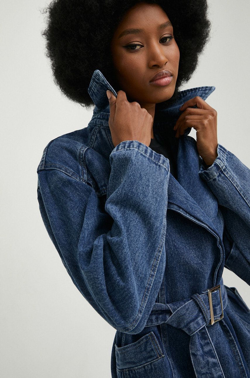 Джинсовый плащ Answear Lab X лимитированная коллекция SISTERHOOD женский переходной
Джинсовый плащ Answear Lab X лимитированная коллекция SISTERHOOD женский переходной