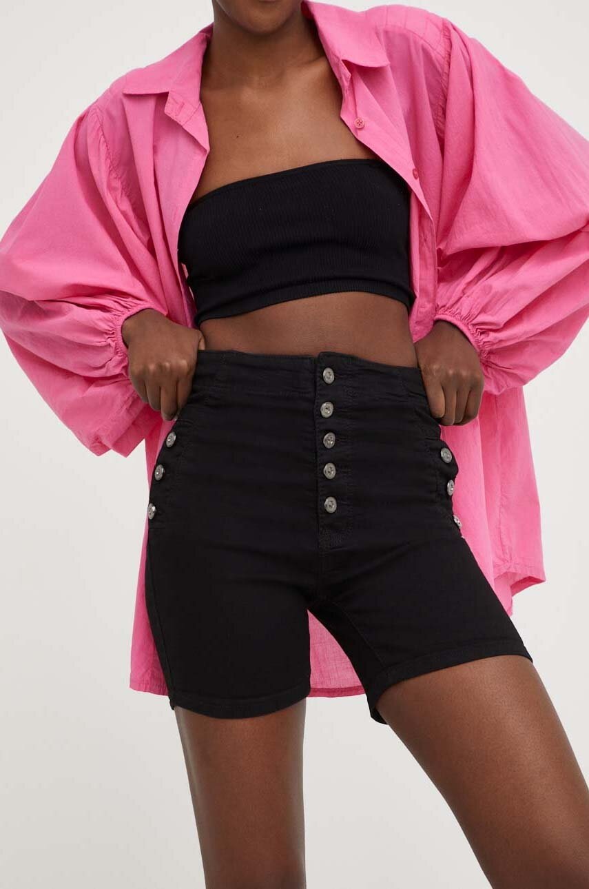Джинсовые шорты Answear Lab X Лимитированная коллекция SISTERHOOD женские цвет чёрный однотонные высокая посадка
Джинсовые шорты Answear Lab X Лимитированная коллекция SISTERHOOD женские цвет чёрный однотонные высокая посадка