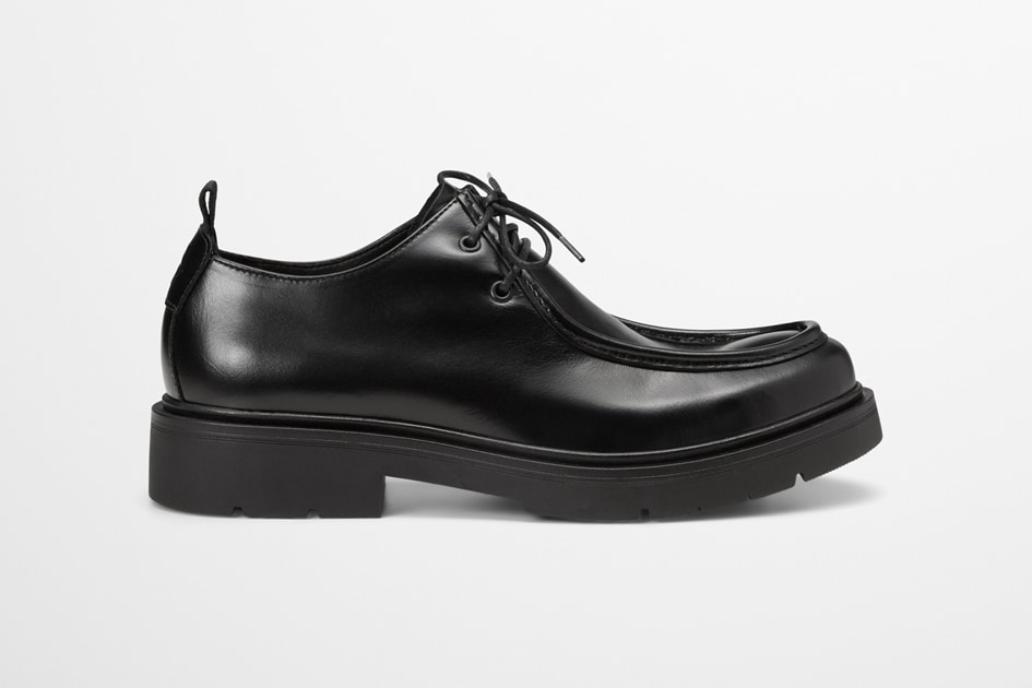FOOTWEAR