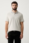 Guess polo męskie z bawełną beżowe M6YP11 K4390