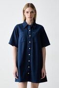 Tommy Jeans srajčna obleka bombažna modra enobarvna DW0DW22847