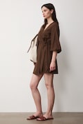 Sukienka rozkloszowana z dodatkiem lnu brązowa RS26-SUD074