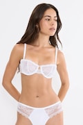 Triumph sutien balconette din dantelă Comfort Allure alb 10226412