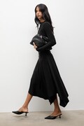 Answear.LAB sukienka kolor czarny midi rozkloszowana