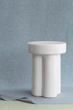 Столик Blomus Toru 33 x 44 cm колір білий