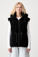 Безрукавка з капюшоном жіноча Karl Lagerfeld Jeans колір чорний