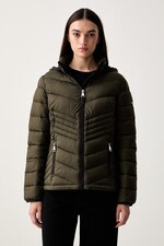 Куртка жіноча DKNY колір зелений