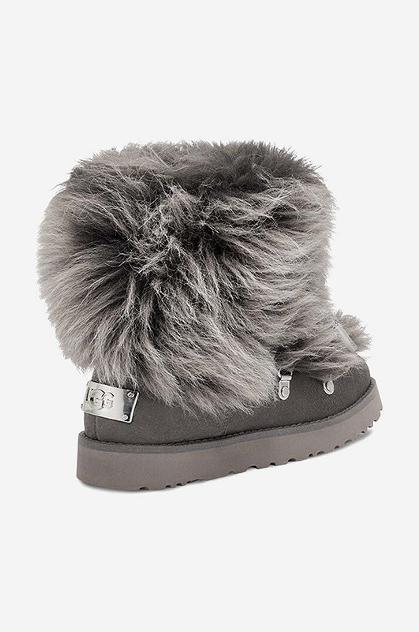 Grey uggs deals with fur