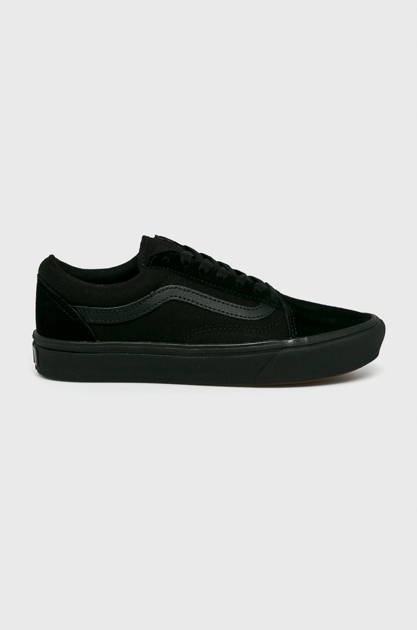 Vans old skool triple black deals platform