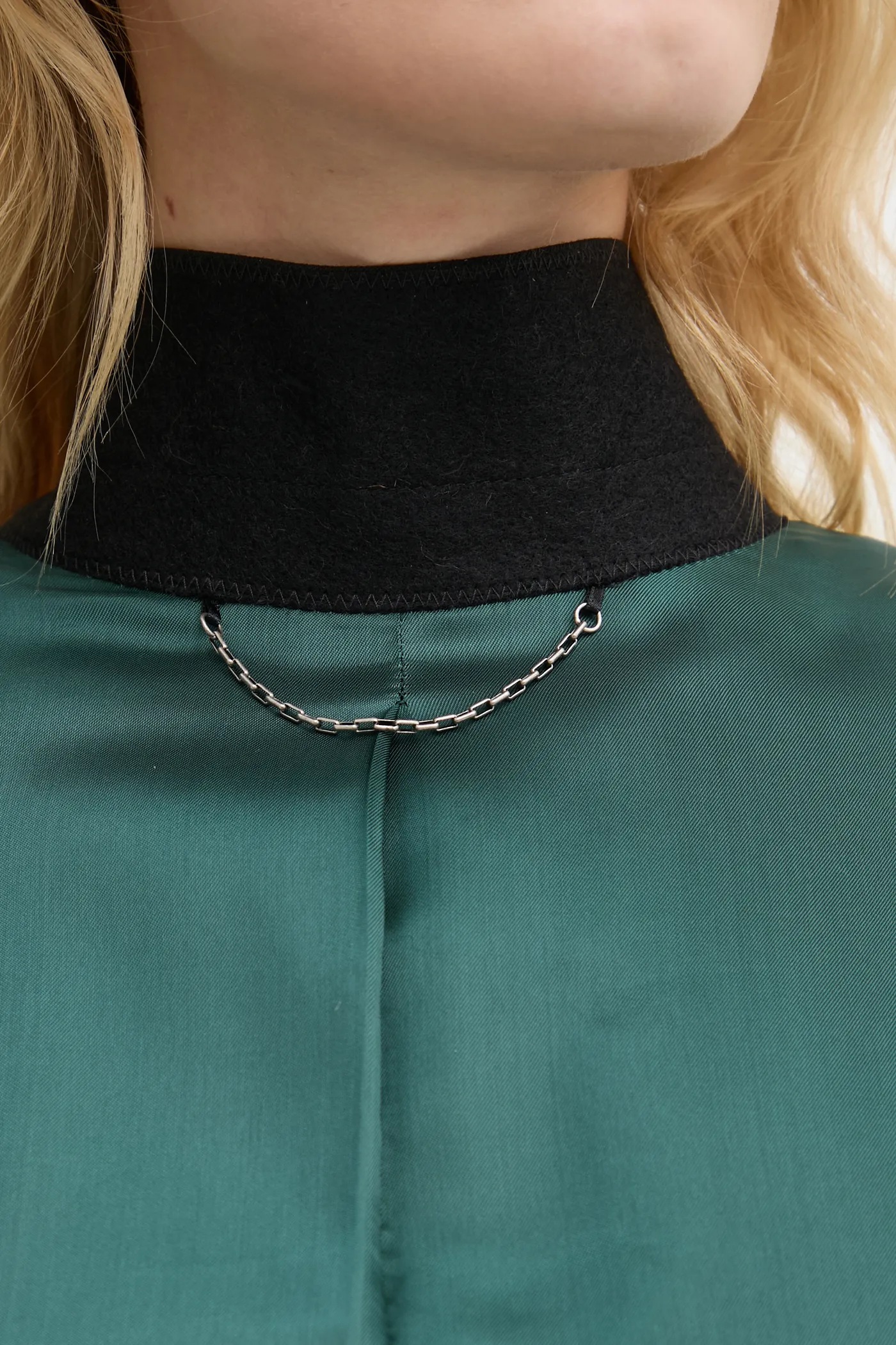 Bijoux upcyclés qui transforment les boutons de luxe vintage
