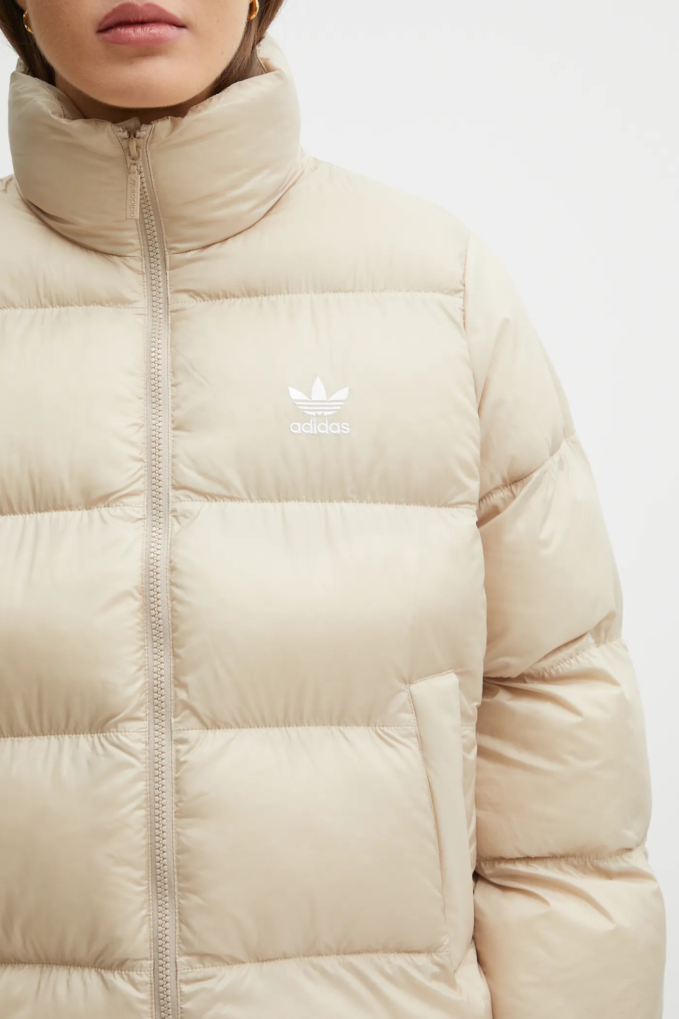 アディダス adidas もこもこ　ベージュ adidas Originals jacket Short Puffer beige color JX2947 at PRM US