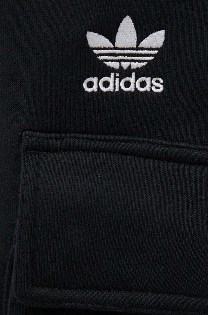 adidas Originals Spodnie HE6989 Adicolor Essentials Trefoil Cargo Pants  męskie kolor czarny gładkie HE6989-BLACK | Answear.com