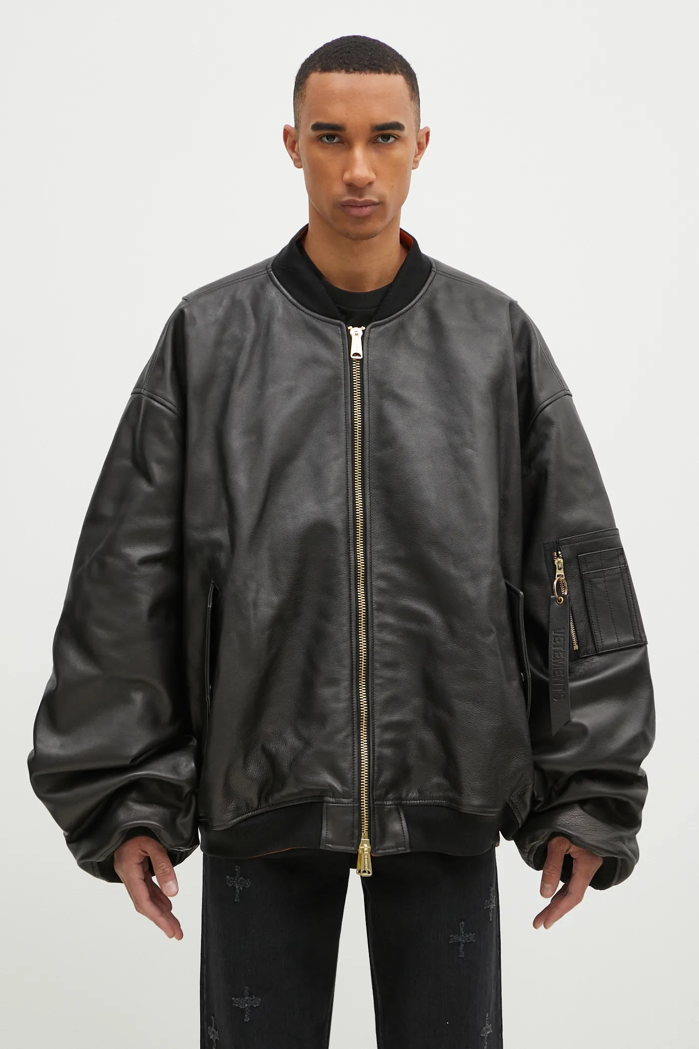 VETEMENTS jacket Oversized Leather Bomber men's black color VETEMENTS jacket Oversized Leather Bomber men's black color