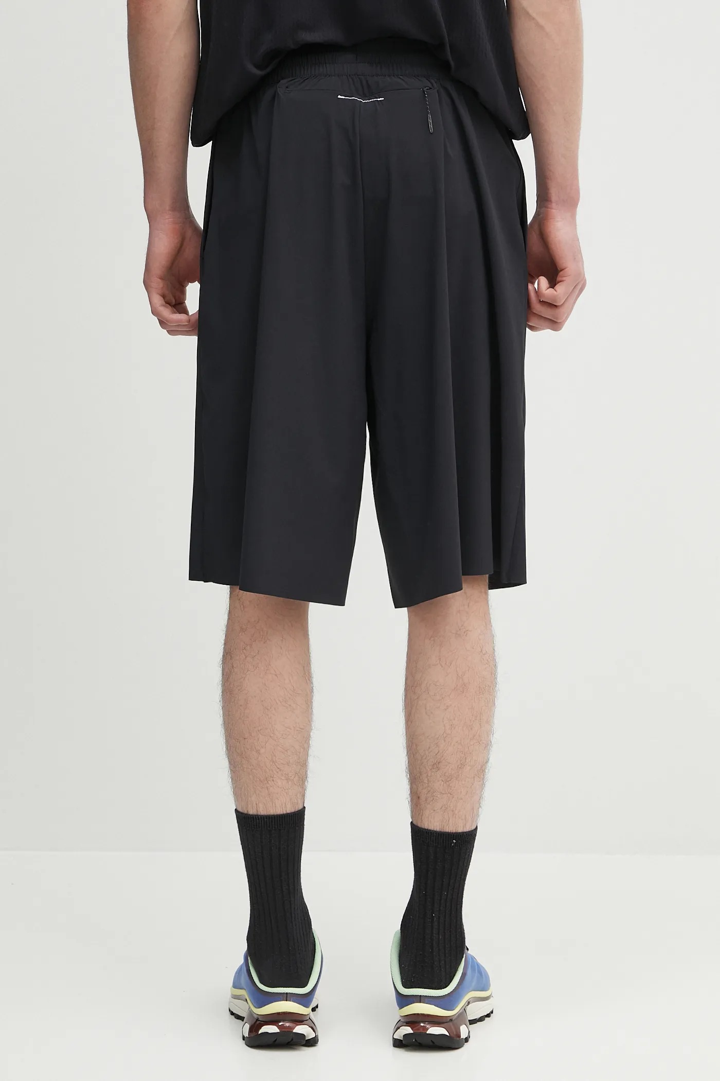ショートパンツ MM6 MAISON MARGIELA X SALOMON SHORTS MM6 Maison Margiela Men's MM6 x Salomon Shorts in Deep Black