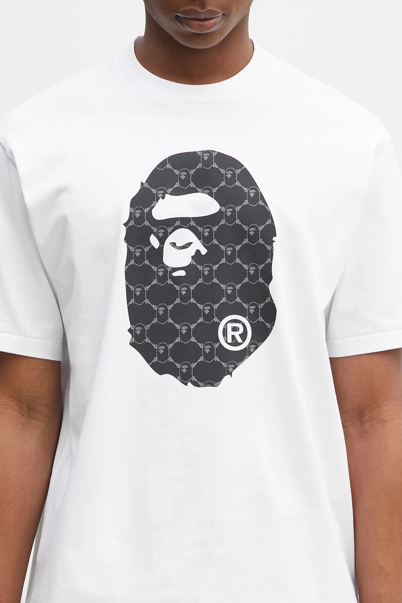 【A BATHING APE】3色展開 COLLEGE MONOGRAM APE HEAD FIT TEE A BATHING APE® College Monogram Ape Head Relaxed Fit Tee