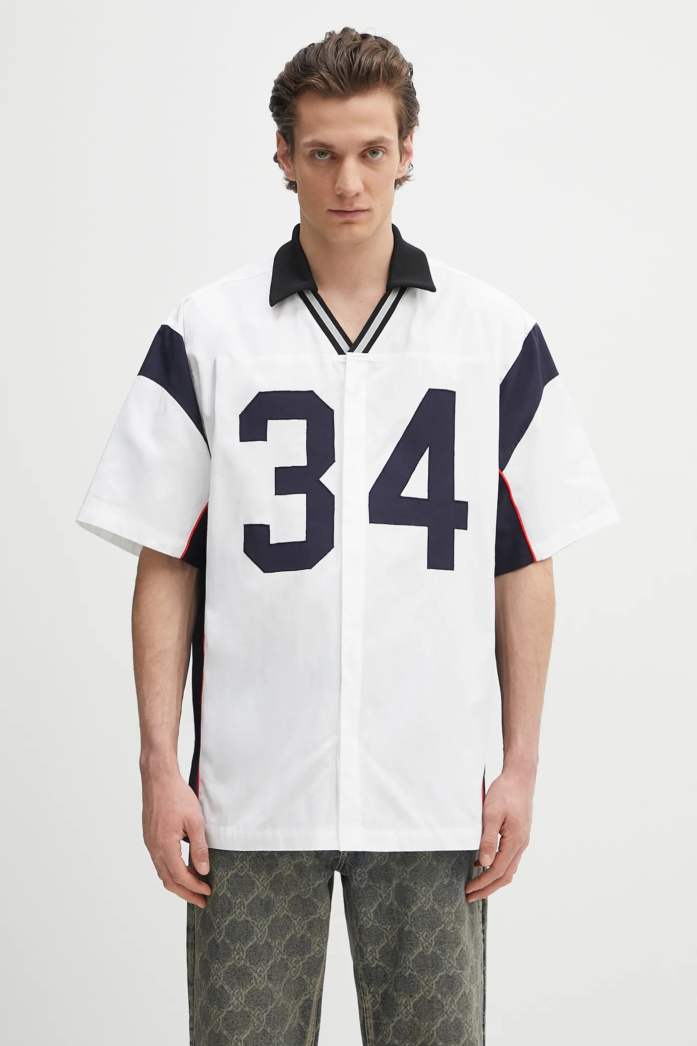 【関税&送料込】Ambush White Cotton T-Shirt AMBUSH logo-print T-shirt | White | FARFETCH SG