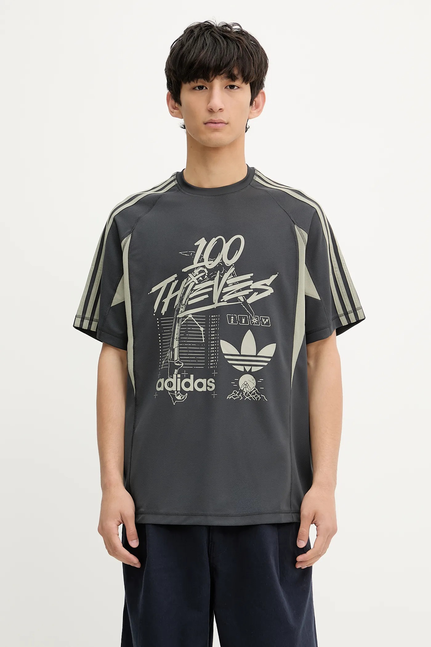 【23.65】24SS★ ESAMUGO T-SHIRT adidas Originals t-shirt x 100T T T gray color with a print