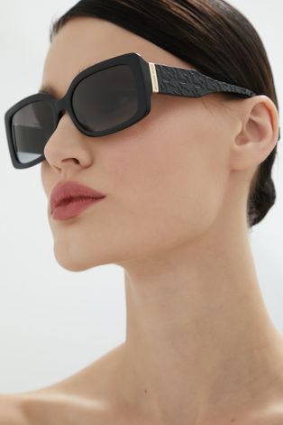 Слънчеви очила Michael Kors дамски в черно