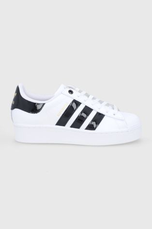 Обувки adidas Originals Superstar Bold в бяло с платформа