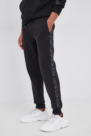 Calvin Klein Jeans Pantaloni bărbați, culoarea negru, material neted