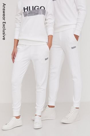 Hugo Pantaloni culoarea alb, material neted