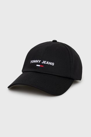 Памучна шапка Tommy Jeans в черно с апликация