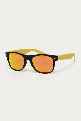 Okulary przeciwsłoneczne męskie w prostokątnej oprawie